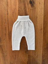 Rosa Baby Leggings aus 100% Merinowolle – weiche, elastische Strickleggings, atmungsaktiv und temperaturregulierend, ideal für empfindliche Haut.