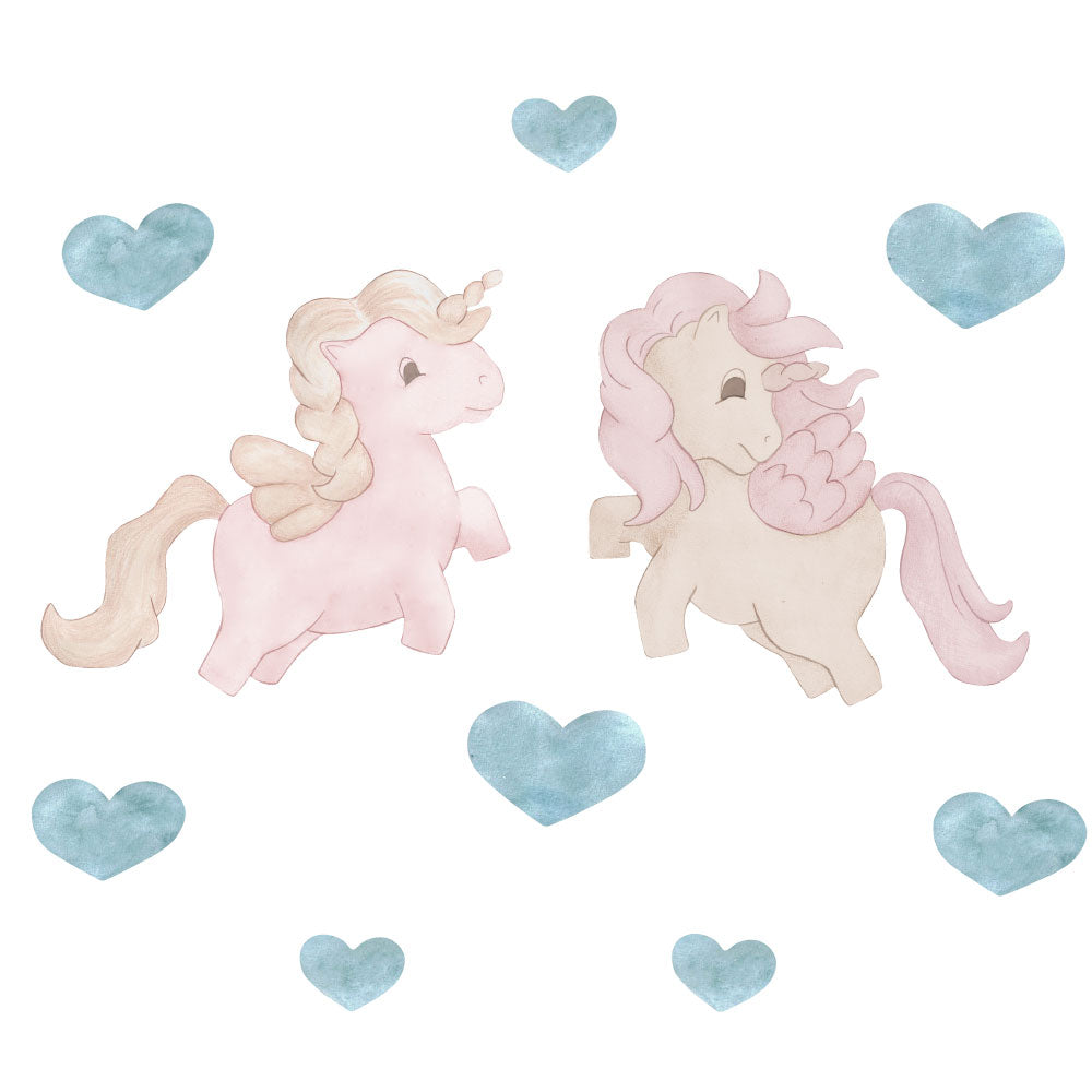 Zuckersüsse Einhorn-Wandsticker aus hochwertiger Textil-Vinylfolie. Einfach anzubringen, rückstandsfrei entfernbar und perfekt für magische Kinderzimmer! 